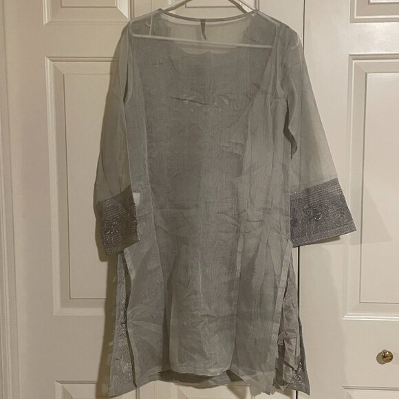 NWT 3 Piece Beechtree Silver Embroidered Outfit Size 8 - Picture 3 of 12